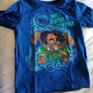 Boys size xs 4 disney shirt ( don't trick a tricks
